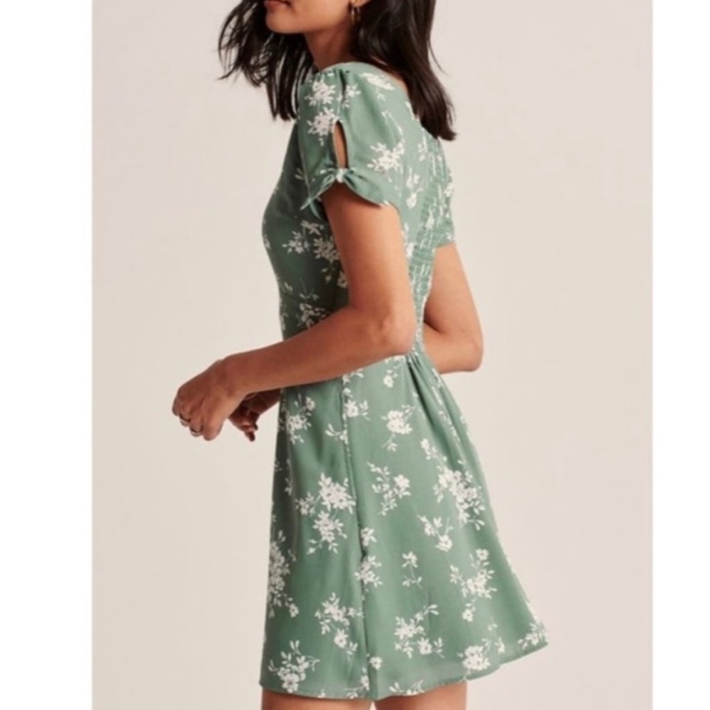 Floral Green Dress - Picture 2 of 9